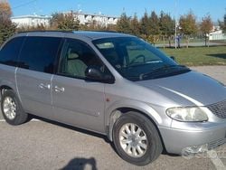 Grigio Usata 2004 Chrysler Voyager Monovolume | 3000 € (Cara)
