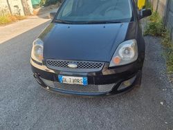 Usata 2007 Ford Fiesta Due volumi | 1850 € (Buon prezzo)
