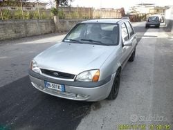 Grigio Usata 2001 Ford Fiesta Ambiente Tre volumi | 500 €