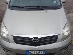 Usata 2002 Toyota Corolla Due volumi | 3000 € (Buon prezzo)