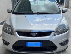 Grigio Usata 2010 Ford Focus Titanium Due volumi | 3500 € (Cara)