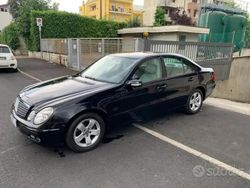 Nero Usata 2005 Mercedes E200 Tre volumi | 16.000 €