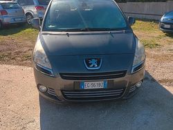 Grigio Usata 2011 Peugeot 5008 Monovolume | 2600 € (Super prezzo)
