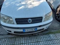 Bianco Usata 2003 Fiat Punto Tre volumi | 1200 € (Buon prezzo)