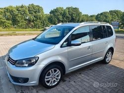 Grigio Usata 2011 VW Touran Monovolume | 5000 € (Buon prezzo)