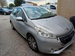 Grigio Usata 2015 Peugeot 208 Due volumi | 6300 € (Buon prezzo)