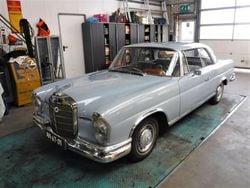 Blu Usata 1963 Mercedes 220 SE Coupé | 32.500 €
