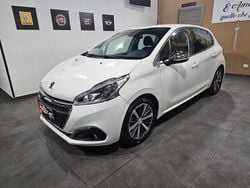 Bianco Usata 2016 Peugeot 208 Allure Due volumi | 5800 € (Buon prezzo)