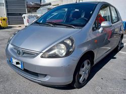 Grigio Usata 2002 Honda Jazz Due volumi | 1950 € (Molto cara)
