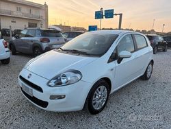 Bianco Usata 2014 Fiat Punto Lounge Tre volumi | 6500 € (Buon prezzo)