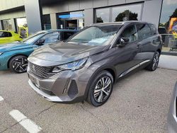 Grigio platinum Nuova 2025 Peugeot 5008 Allure Monovolume | 35.500 € (Buon prezzo)