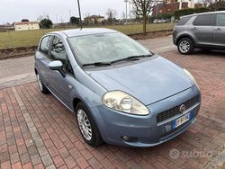 Grigio Usata 2009 Fiat Grande Punto Due volumi | 2700 € (Buon prezzo)