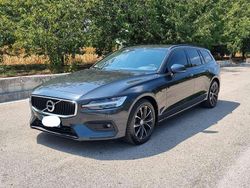 Usata 2020 Volvo V60 Business Edition Station wagon | 17.200 € (Super prezzo)