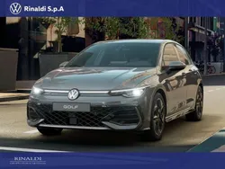 Dolphin grey metallizzato Nuova 2025 VW Golf VIII R-line Plus Tre volumi | 35.300 € (Cara)