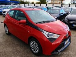 Rosso Usata 2019 Toyota Aygo Connect Style Due volumi | 9700 € (Buon prezzo)