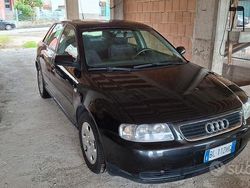 Nero Usata 2001 Audi A3 Tre volumi | 1500 € (Ottimo prezzo)