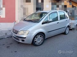 Grigio Usata 2007 Fiat Idea Monovolume | 2200 € (Buon prezzo)