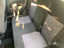 Grigio Usata 2006 Ford Fiesta Due volumi | 1300 € (Ottimo prezzo)