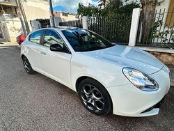 Bianco Usata 2010 Alfa Romeo Giulietta Distinctive Tre volumi | 6000 € (Buon prezzo)