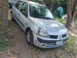 Grigio Usata 2003 Renault Clio II Due volumi | 900 € (Ottimo prezzo)
