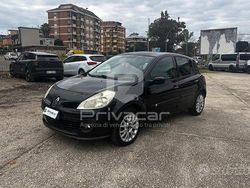 Nero Usata 2009 Renault Clio II LE Tre volumi | 2999 € (Buon prezzo)