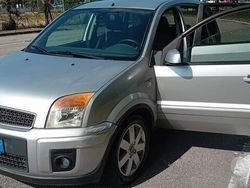 Usata 2007 Ford Fusion Due volumi | 3500 € (Buon prezzo)