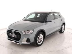 Grigio perlato Usata 2021 Audi A1 Ambiente Tre volumi | 18.500 € (Buon prezzo)