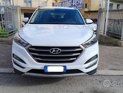 Bianco Usata 2016 Hyundai Tucson Comfort SUV | 9650 € (Cara)