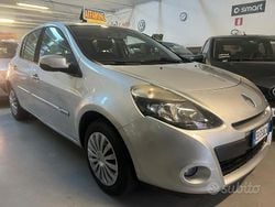 Grigio Usata 2012 Renault Clio IV Dynamique Tre volumi | 4890 € (Ottimo prezzo)