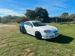Blu/azzurro Usata 2004 Hyundai Coupé Premium Coupé | 8000 €