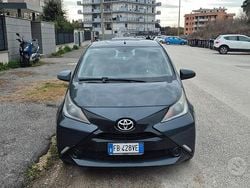 Grigio Usata 2015 Toyota Aygo Due volumi | 5500 € (Super prezzo)