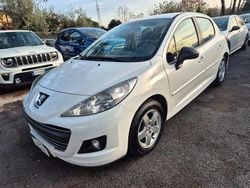 Bianco Usata 2011 Peugeot 207 Tre volumi | 3800 € (Buon prezzo)