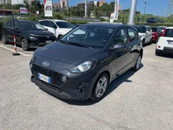 Grigio scuro Usata 2021 Hyundai i10 Due volumi | 12.900 € (Buon prezzo)