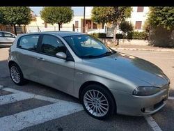 Usata 2006 Alfa Romeo 147 Due volumi | 2000 €