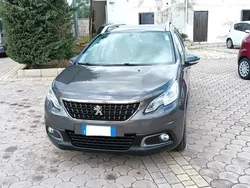 Grigio Usata 2016 Peugeot 2008 GT-line SUV | 9500 € (Buon prezzo)
