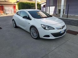 Bianco Usata 2011 Opel Astra GTC Cosmo Tre volumi | 6000 € (Buon prezzo)
