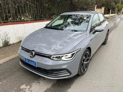 Grigio Usata 2020 VW Golf VIII Style Tre volumi | 18.999 € (Buon prezzo)