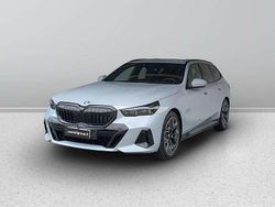 Brooklyn grey metallic Usata 2025 BMW 520 M Sport Station wagon | 58.900 € (Buon prezzo)