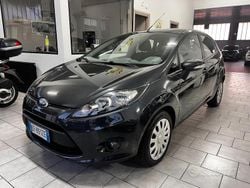 Grigio Usata 2011 Ford Fiesta Titanium Tre volumi | 4200 € (Buon prezzo)