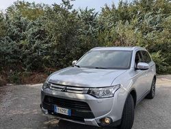 Usata 2015 Mitsubishi Outlander Instyle SUV | 15.500 € (Molto cara)