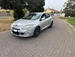 Grigio Usata 2010 Renault Mégane III Tre volumi | 1900 € (Ottimo prezzo)