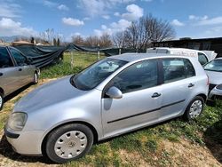 Grigio Usata 2004 VW Golf V Tre volumi | 2300 € (Buon prezzo)