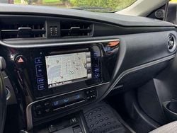 Grigio Usata 2017 Toyota Auris Hybrid Style Tre volumi | 12.500 € (Cara)