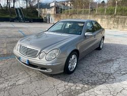 Grigio Usata 2003 Mercedes E270 Elegance Tre volumi | 2899 € (Super prezzo)