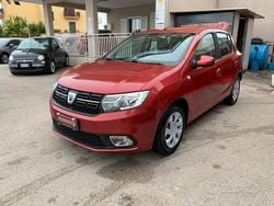 Arancione Usata 2017 Dacia Sandero Lauréate Tre volumi | 5999 € (Buon prezzo)