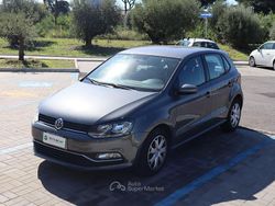 Gray Usata 2015 VW Polo Tre volumi | 8490 € (Buon prezzo)