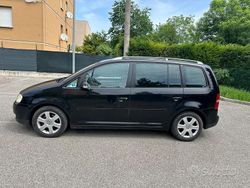Nero Usata 2004 VW Touran Highline Monovolume | 1900 € (Buon prezzo)