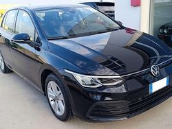 Other Usata 2021 VW Golf VIII Life Tre volumi | 18.990 € (Buon prezzo)