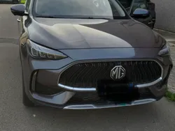MG HS