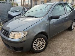 Grigio Usata 2005 Fiat Punto Tre volumi | 1800 € (Buon prezzo)